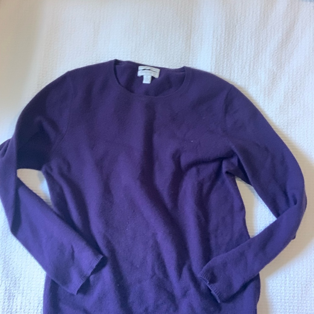 100% Purple cashmere sweater